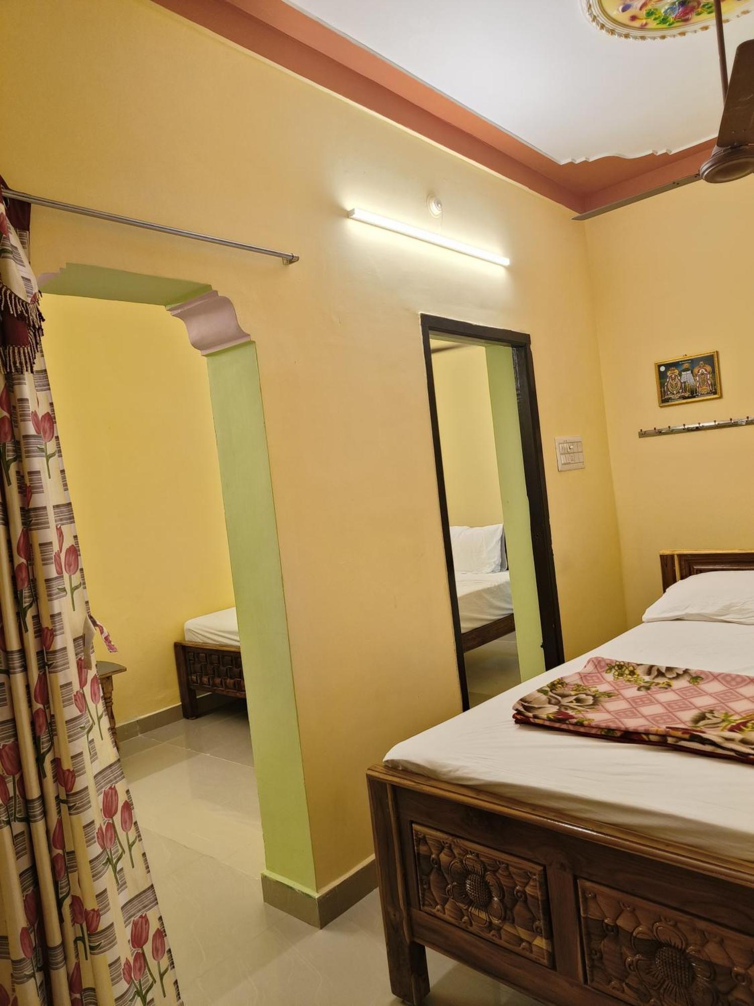 Liya Guest House Tiruvannāmalai Dış mekan fotoğraf