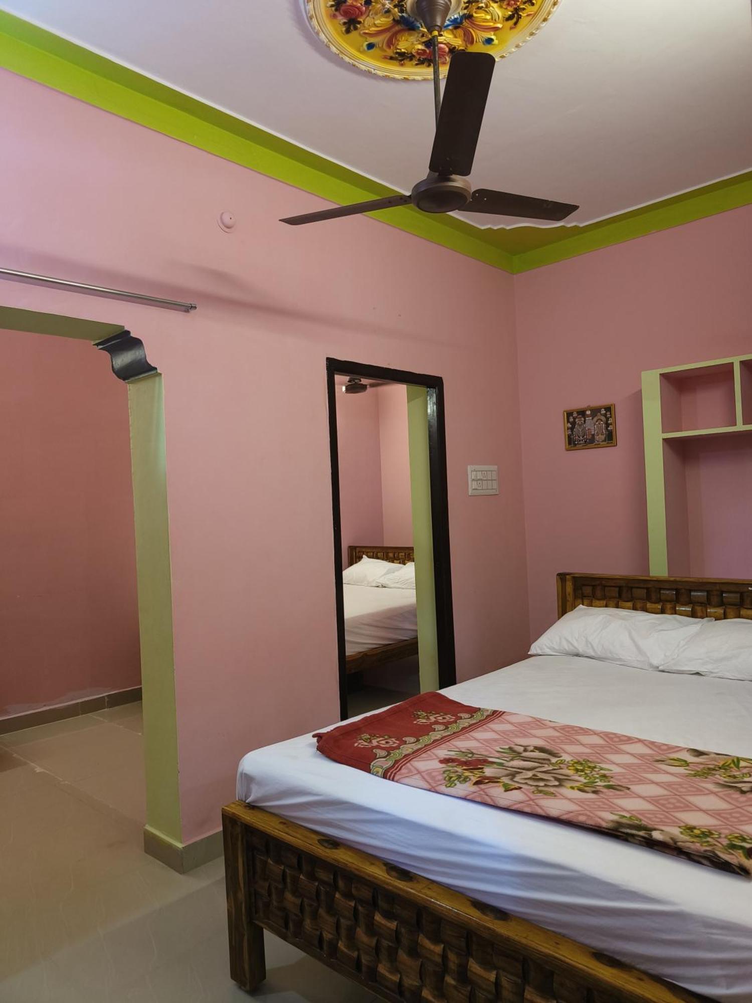 Liya Guest House Tiruvannāmalai Dış mekan fotoğraf