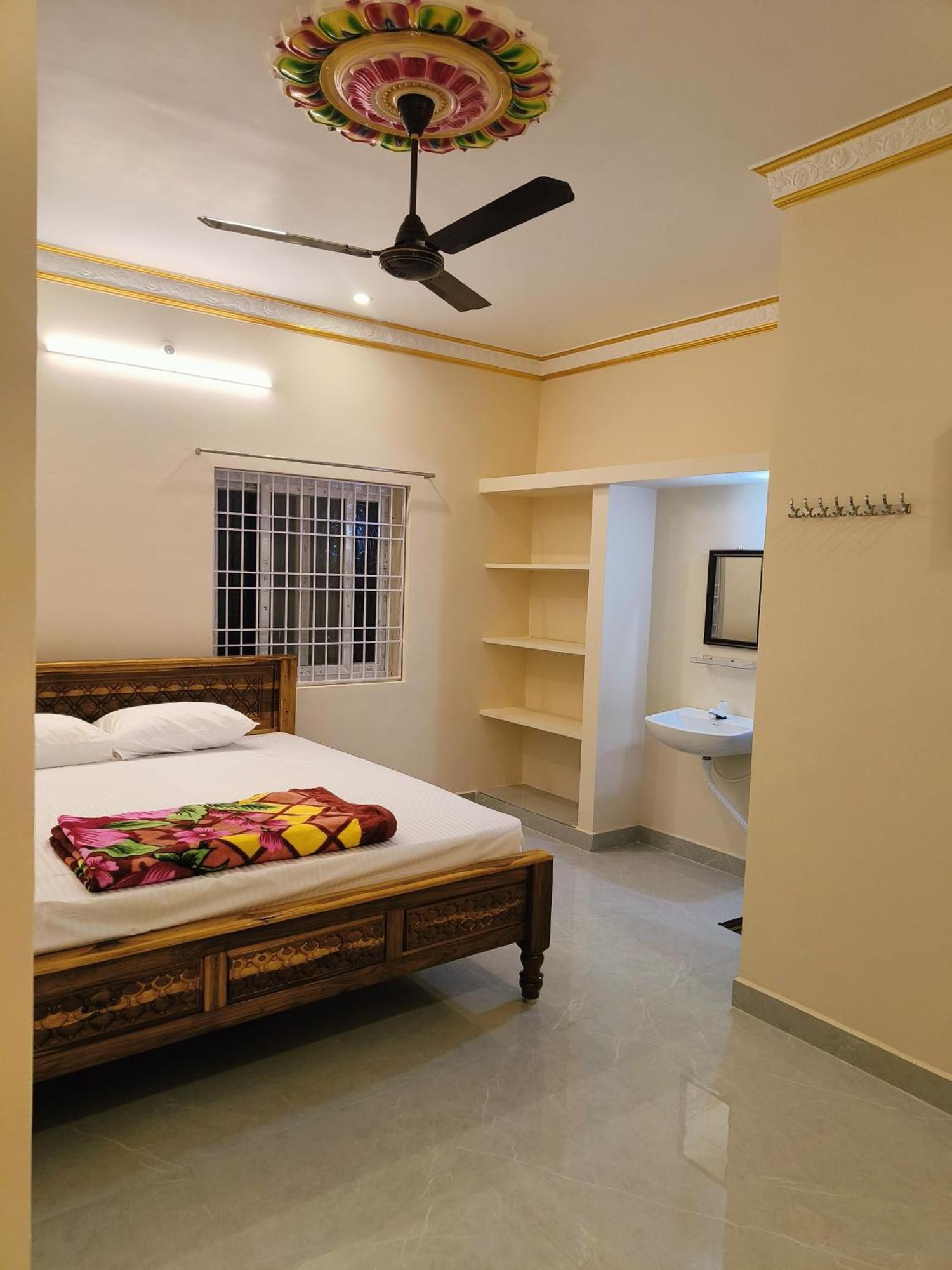 Liya Guest House Tiruvannāmalai Dış mekan fotoğraf
