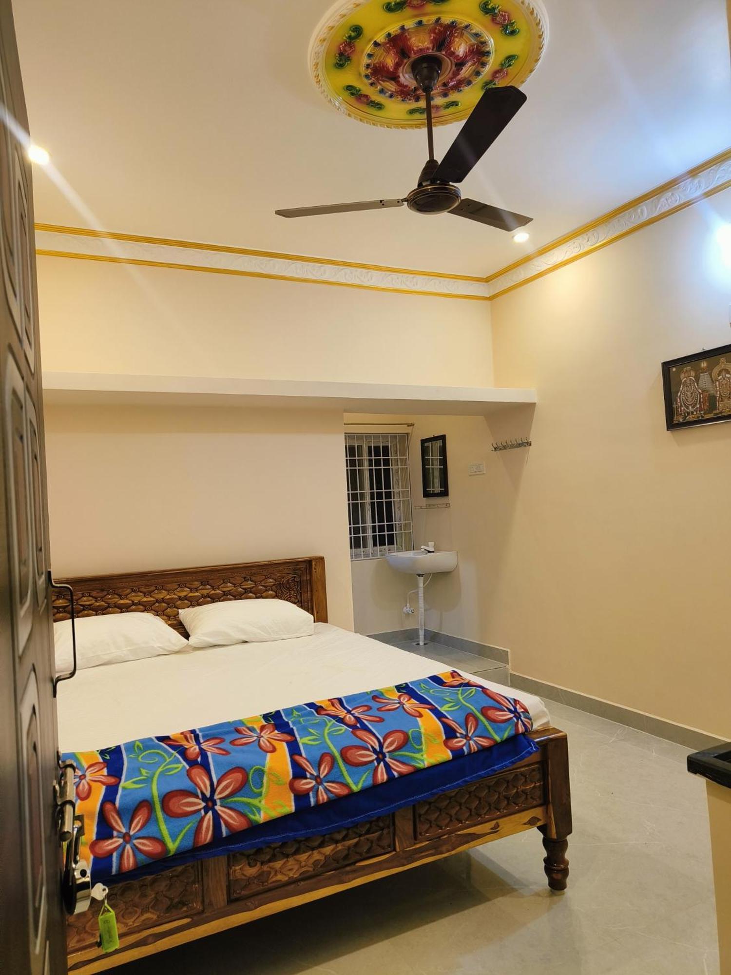 Liya Guest House Tiruvannāmalai Dış mekan fotoğraf